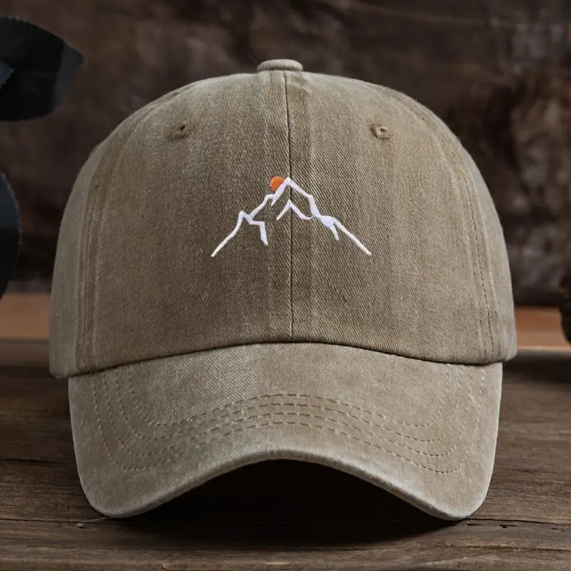Savrani™ | Cappellino da baseball con ricamo di una vetta montuosa