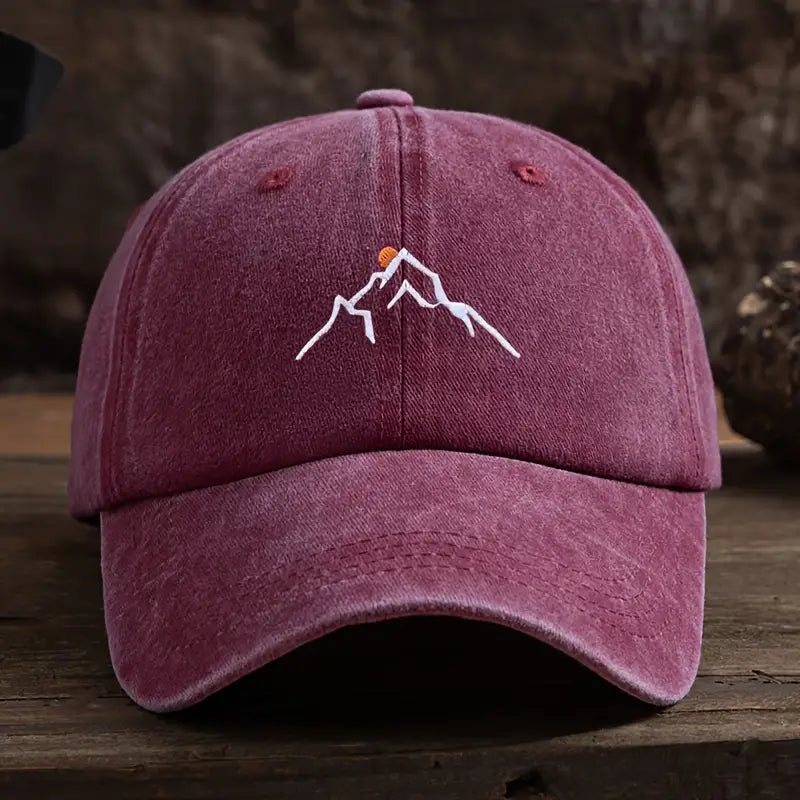 Savrani™ | Cappellino da baseball con ricamo di una vetta montuosa