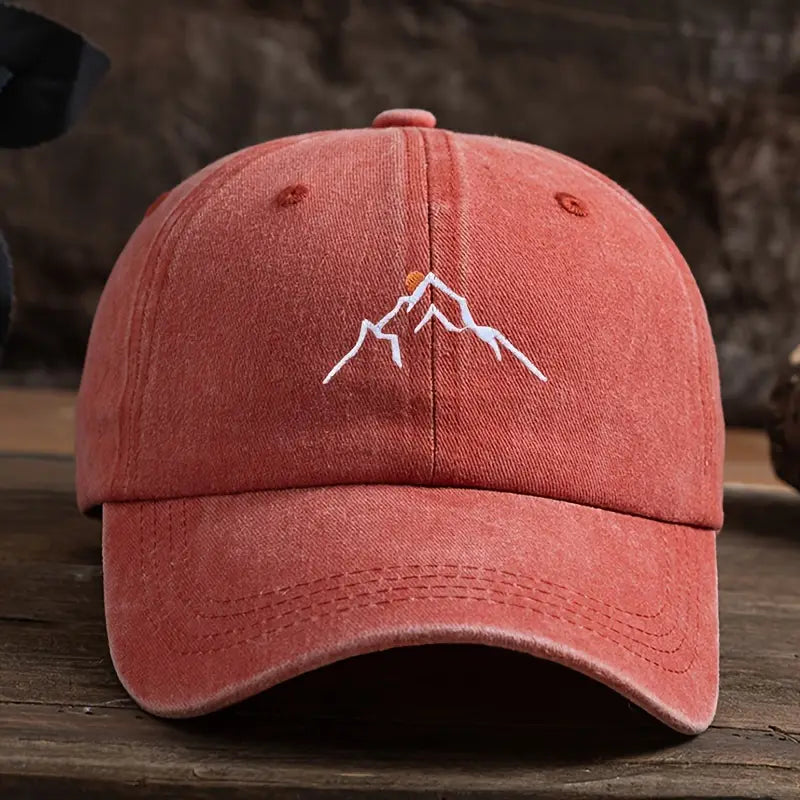 Savrani™ | Cappellino da baseball con ricamo di una vetta montuosa