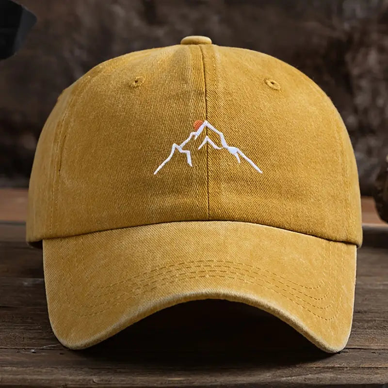 Savrani™ | Cappellino da baseball con ricamo di una vetta montuosa