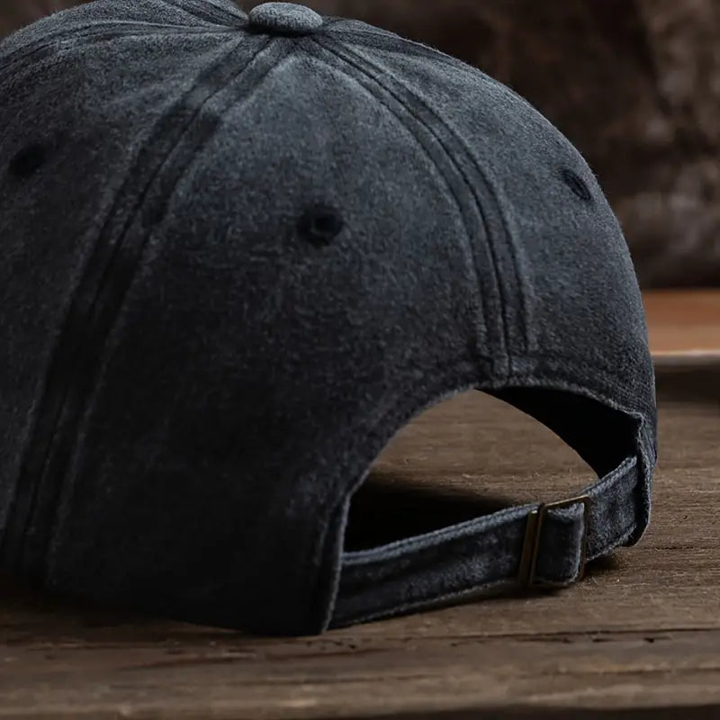 Savrani™ | Cappellino da baseball con ricamo di una vetta montuosa